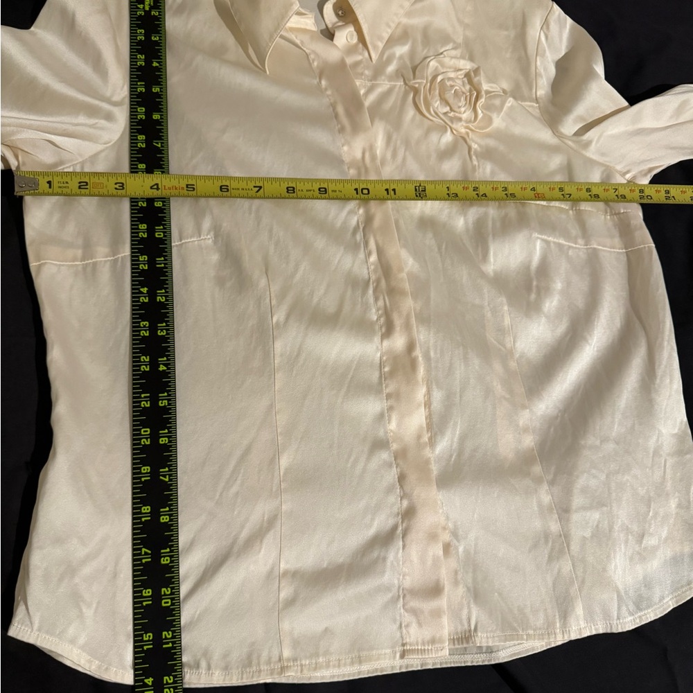 UNIQUE Vintage 80s Designer (Chanel i believe) Stretch Silk Charmeuse blouse - Picture 4 of 9